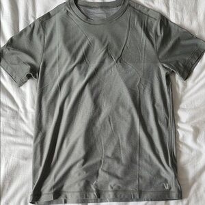 Vuori Men's Performance Green T-Shirt